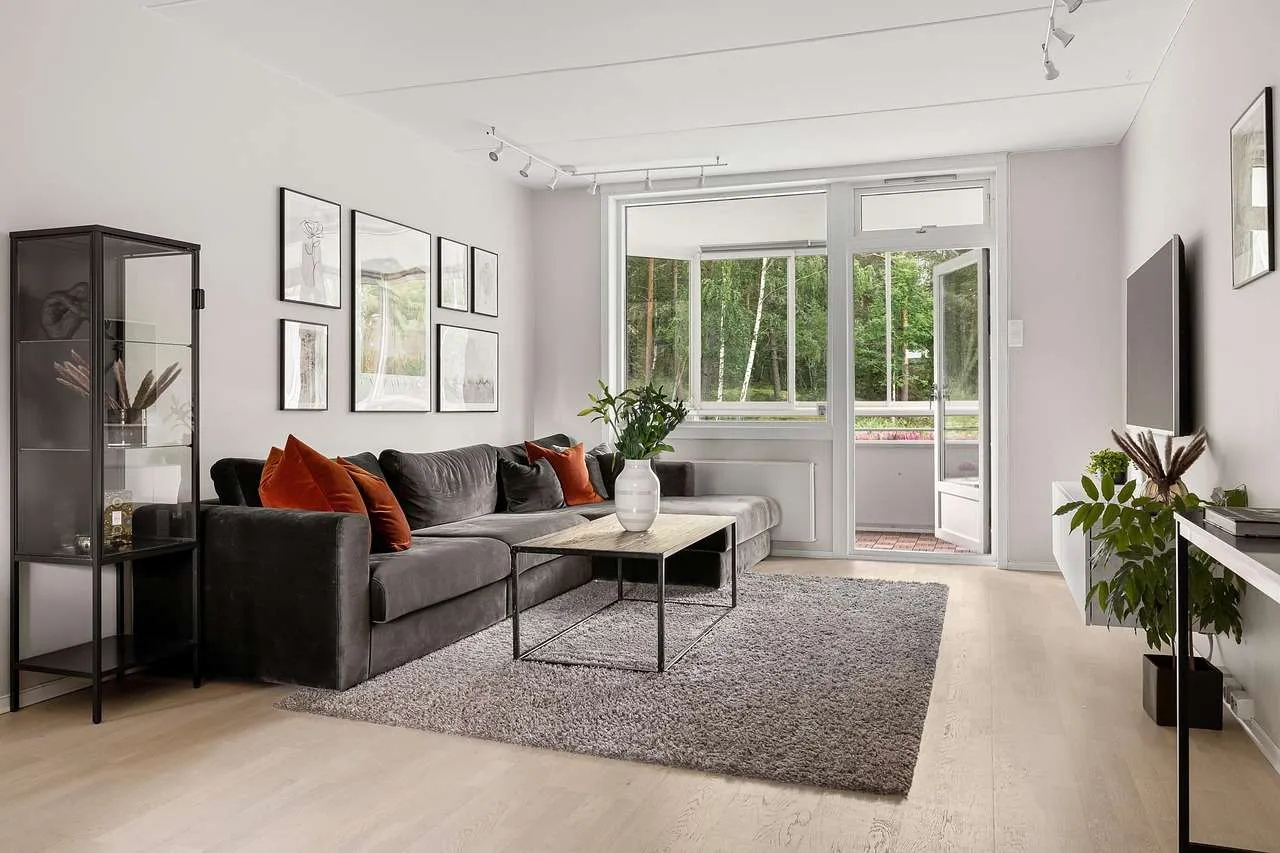 Home Window Tinting: Benefits & Guide